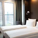 Motel One Duesseldorf Hauptbahnhof