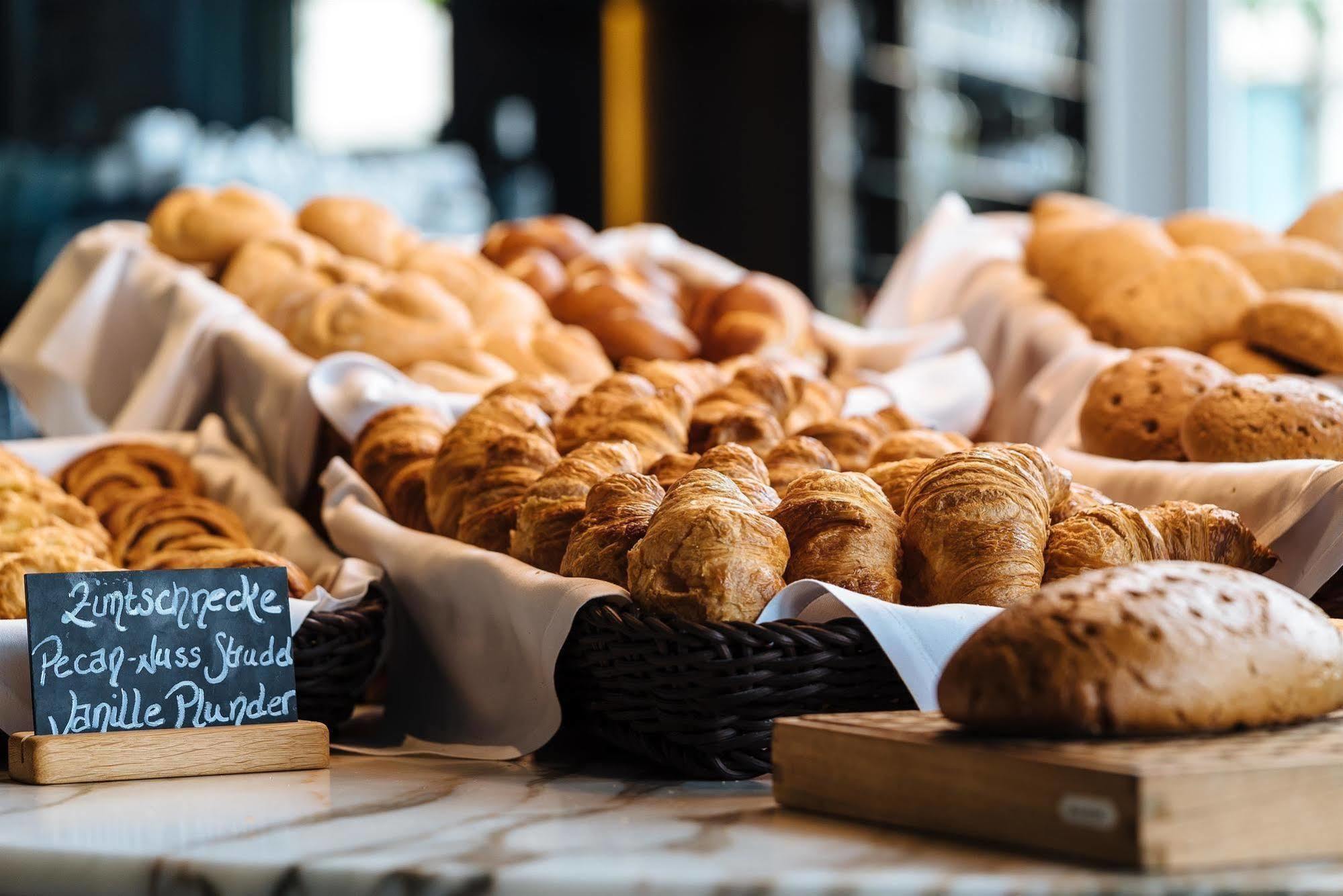 One Hauptbahnhof Dusseldorf