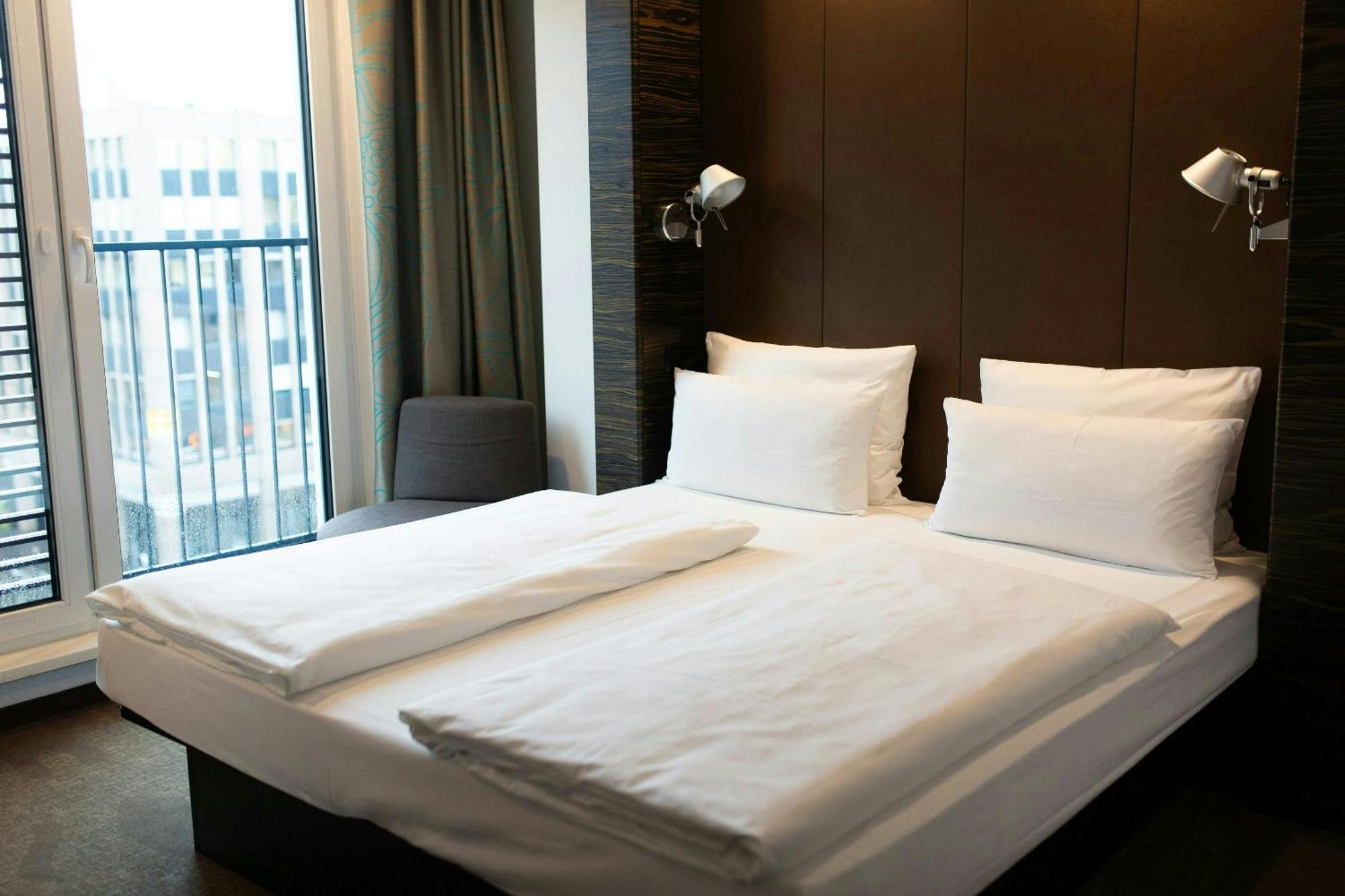 One Hauptbahnhof Hotel 3*