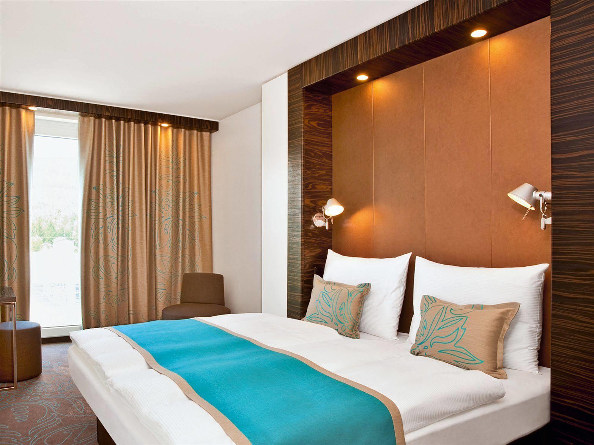 One Duesseldorf-hauptbahnhof Hotel