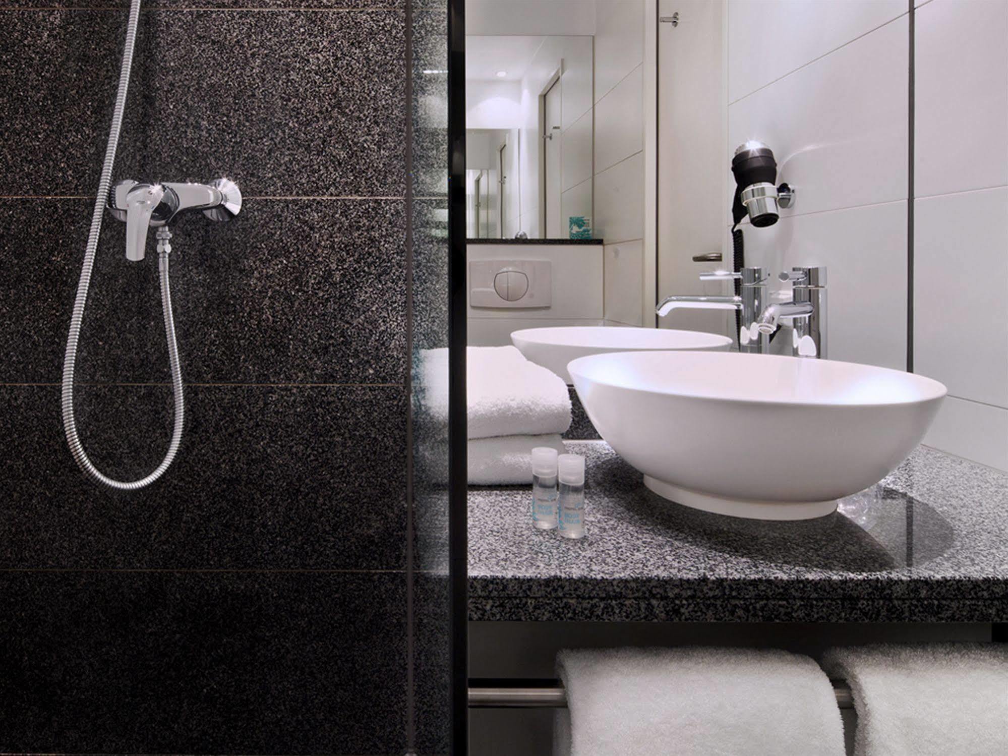 Hotel One Hauptbahnhof Düsseldorf